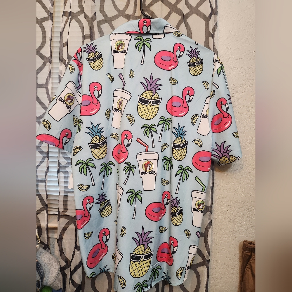 Buc-ees shirt - Picture 5 of 7